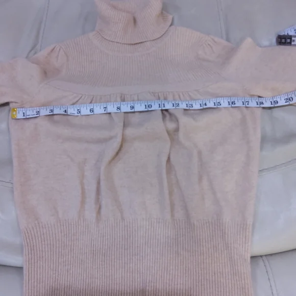 Vertical design 100% cashmere turtle neck sweater - Picture 6 of 8